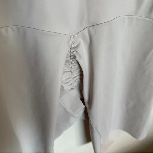 Leonisa Undetectable Edge Mid-Thigh Bodysuit Shaper Sz Large